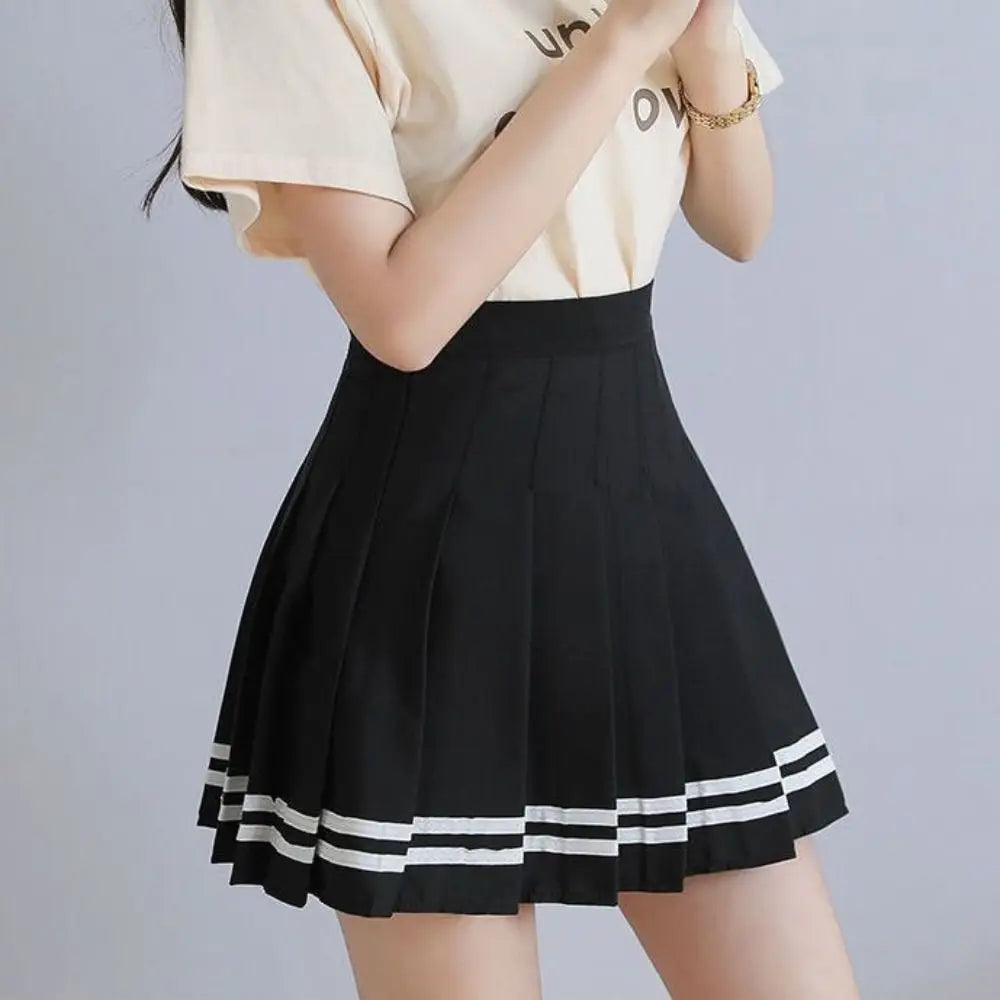 Vintage Korean Gothic Pleated Mini Skirt – Black & White Plaid Pleated Mini Skirt Nixie