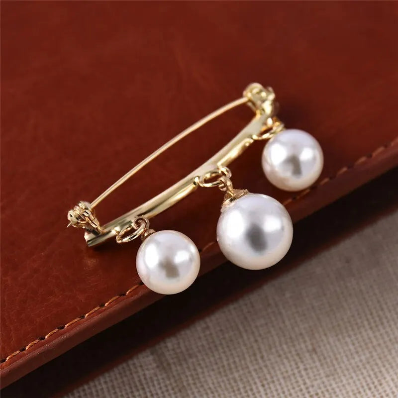 2pcs Pearl Pendant Brooch Set – Unisex Anti-Slip Corsage Pin Brooch Pin Set Nixie