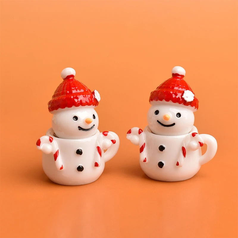 Mini Snowman Teacup Decoration – Miniature Christmas Resin Scene Set