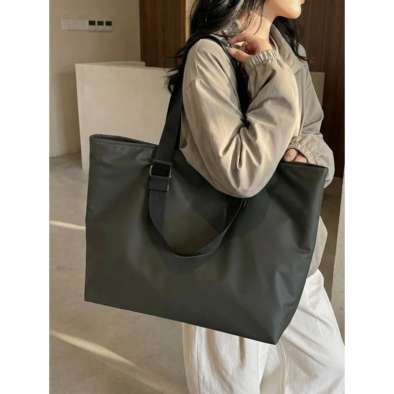 Nixie Minimalist Women's Waterproof Nylon Tote Bag | Large