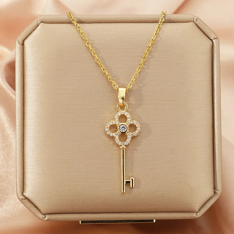 Gold-Plated Copper Key Pendant Necklace for Women | Minimalist Pendant Necklace Nixie XL1470-11 40cm