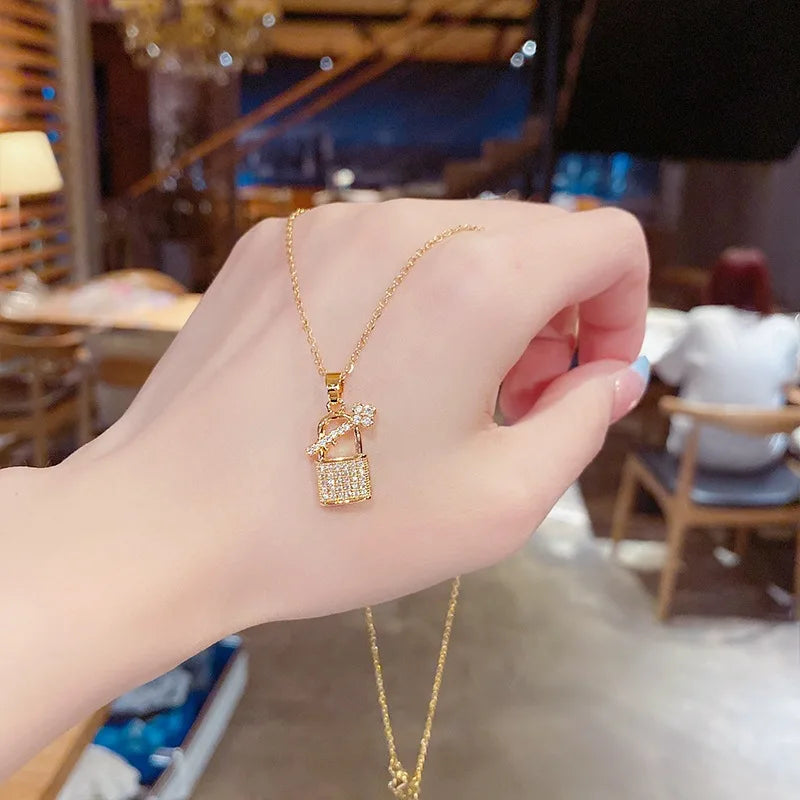Women's Gold Micro-Paved Cubic Zirconia Pendant Necklace Pendant Necklace Nixie