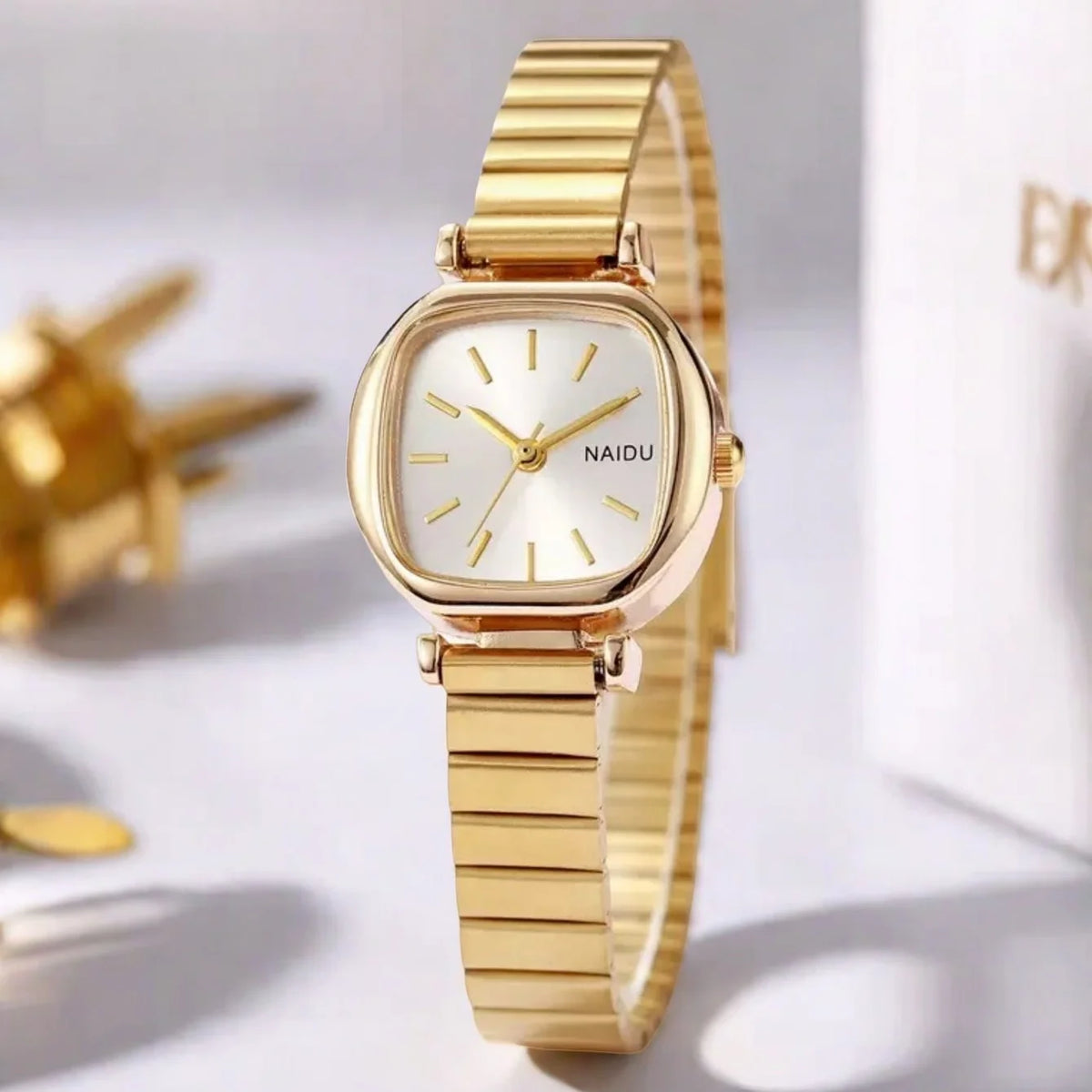 Women's Retro Quartz Watch – Stainless Steel Strap & Numberless Dial