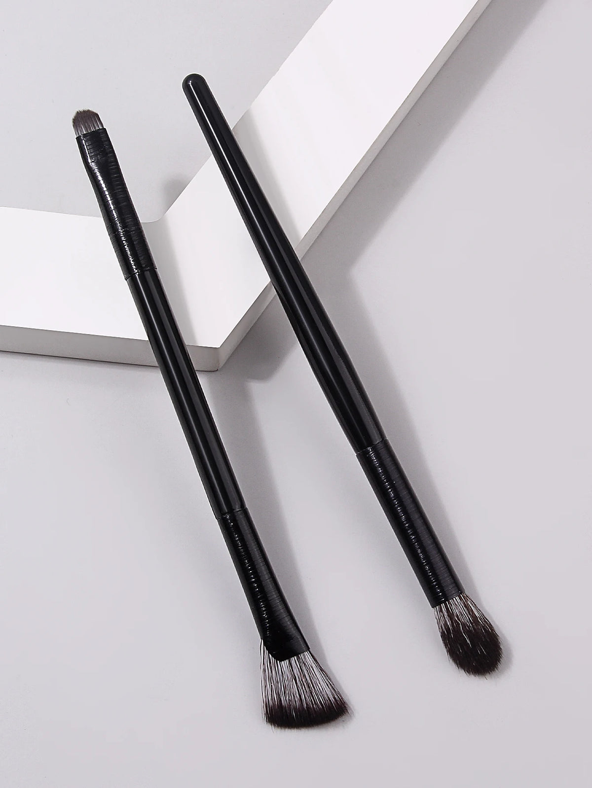 2PCS Eye Makeup Brush Set – Eyeshadow, Eyeliner & Brow Eye Makeup Brushes Nixie