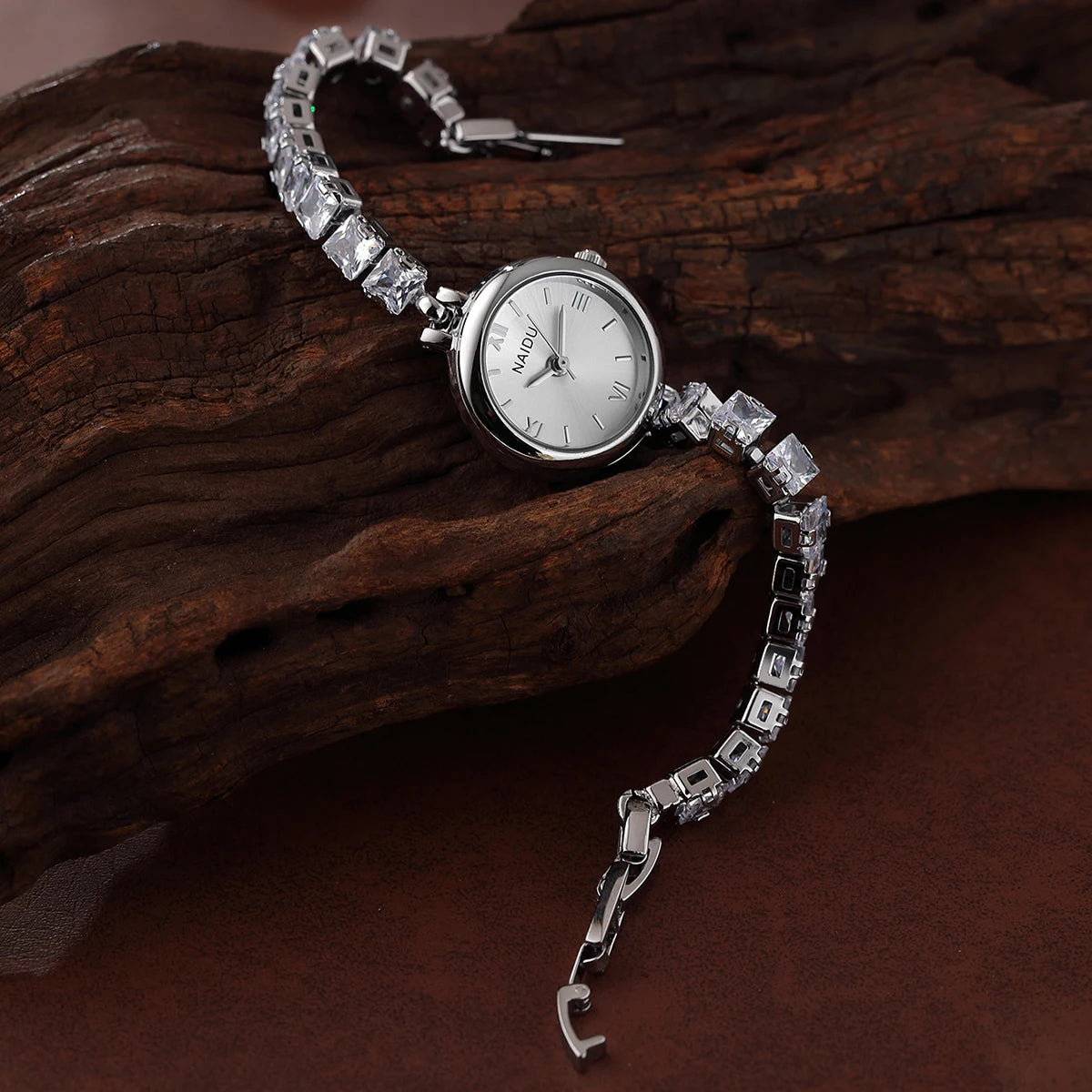Women's Colorful Rhinestone Quartz Watch – Casual Elegance