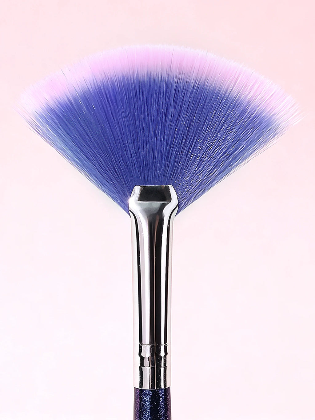 2Pcs Fan Shaped Highlighter & Triangle Blush Makeup Brush Set Makeup Brush Set Nixie