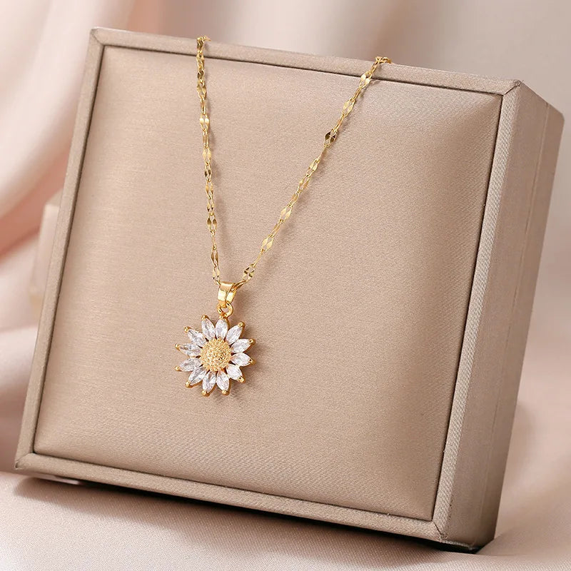 Gold Flower Pendant Necklace with Zirconia | Women's Jewelry Pendant Necklace Nixie