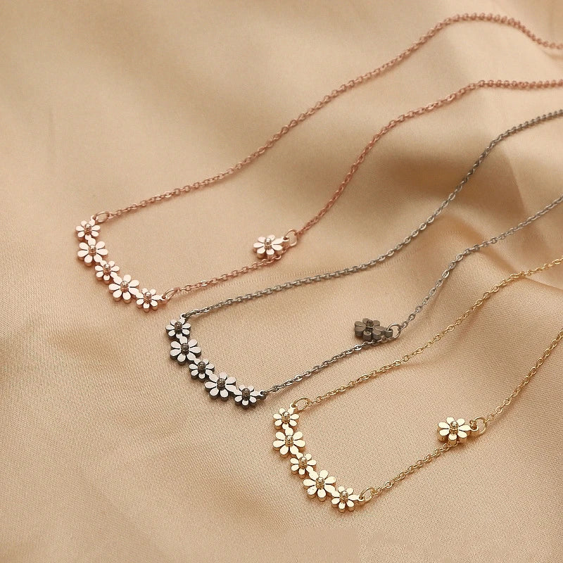 Petal Stainless Steel Pendant Necklace – Women's Fashion Jewelry Pendant Necklace Nixie