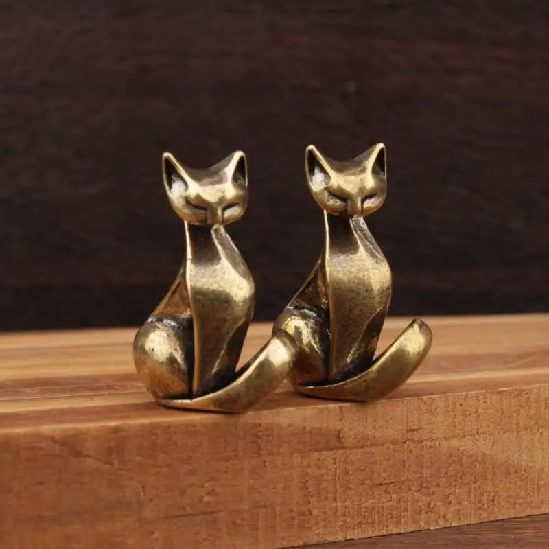 Brass Cat Figurine – Vintage Desktop Sculpture & Home Décor Decorative Figurine Nixie