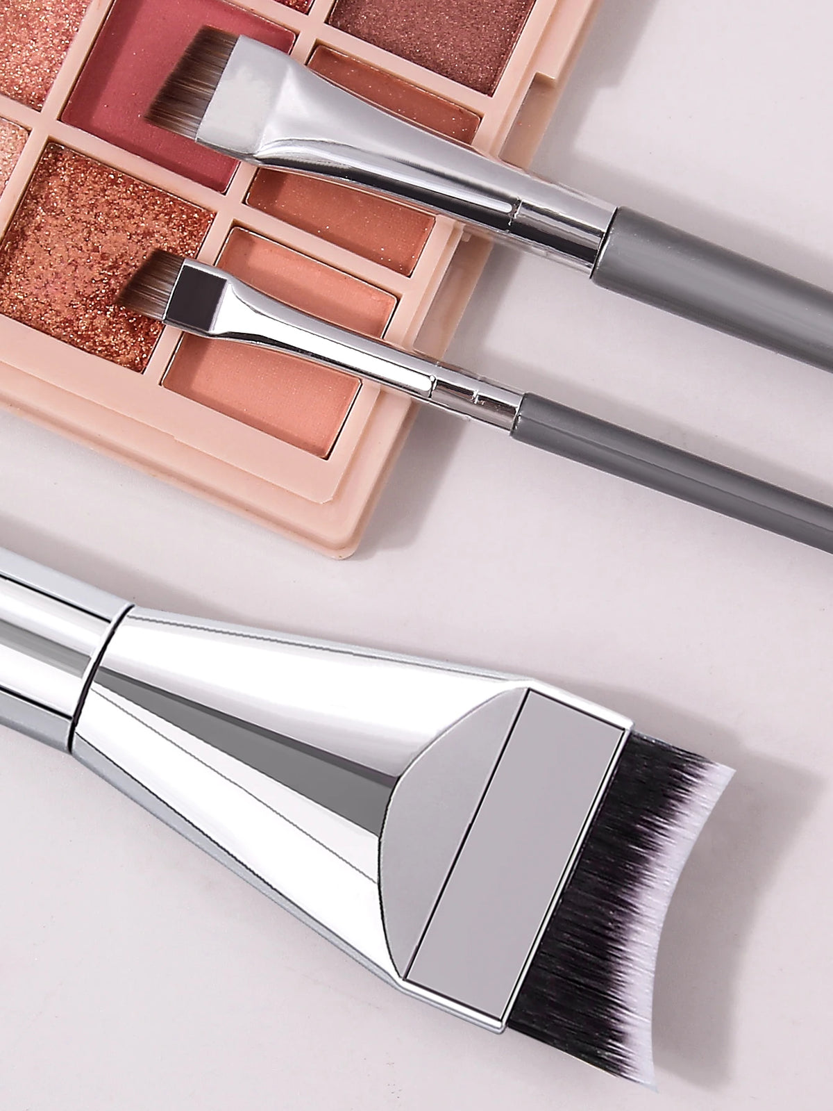 3-Piece Makeup Brush Set – Foundation, Mask & Eyeliner Brushes Makeup Brush Set Nixie