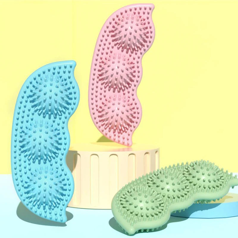 TPR Dog Chew Toy – Pea Shape Bite-Resistant Interactive Ball