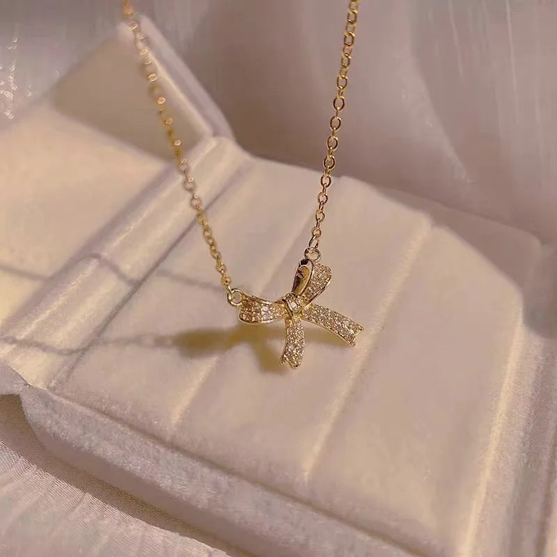 Bow Butterfly Pendant Necklace Gold-Plated Copper Clavicle Chain Pendant Necklace Nixie