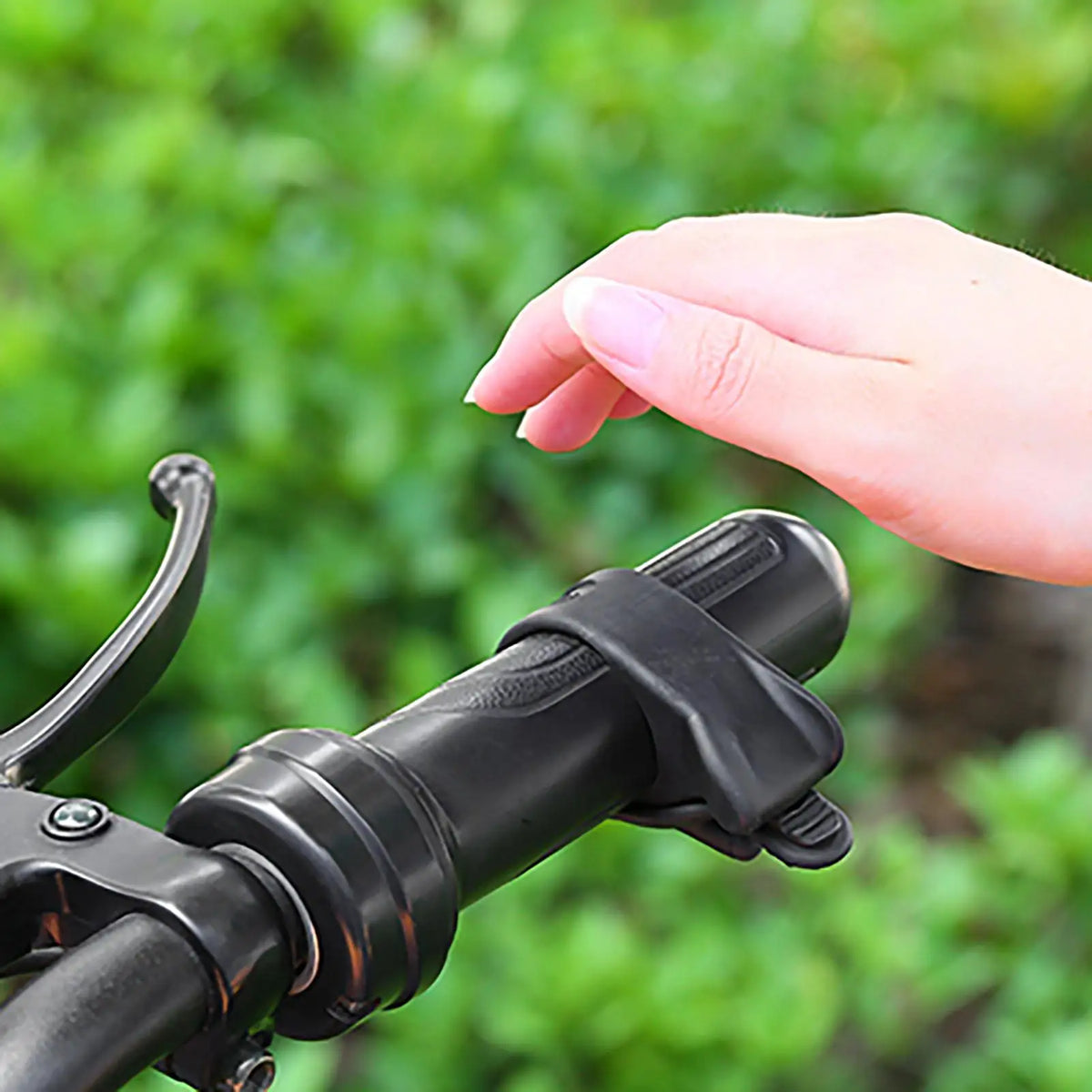 Motorcycle Throttle Clip Cruise Control – Scooter & E-Bike Throttle Cruise Clip Nixie