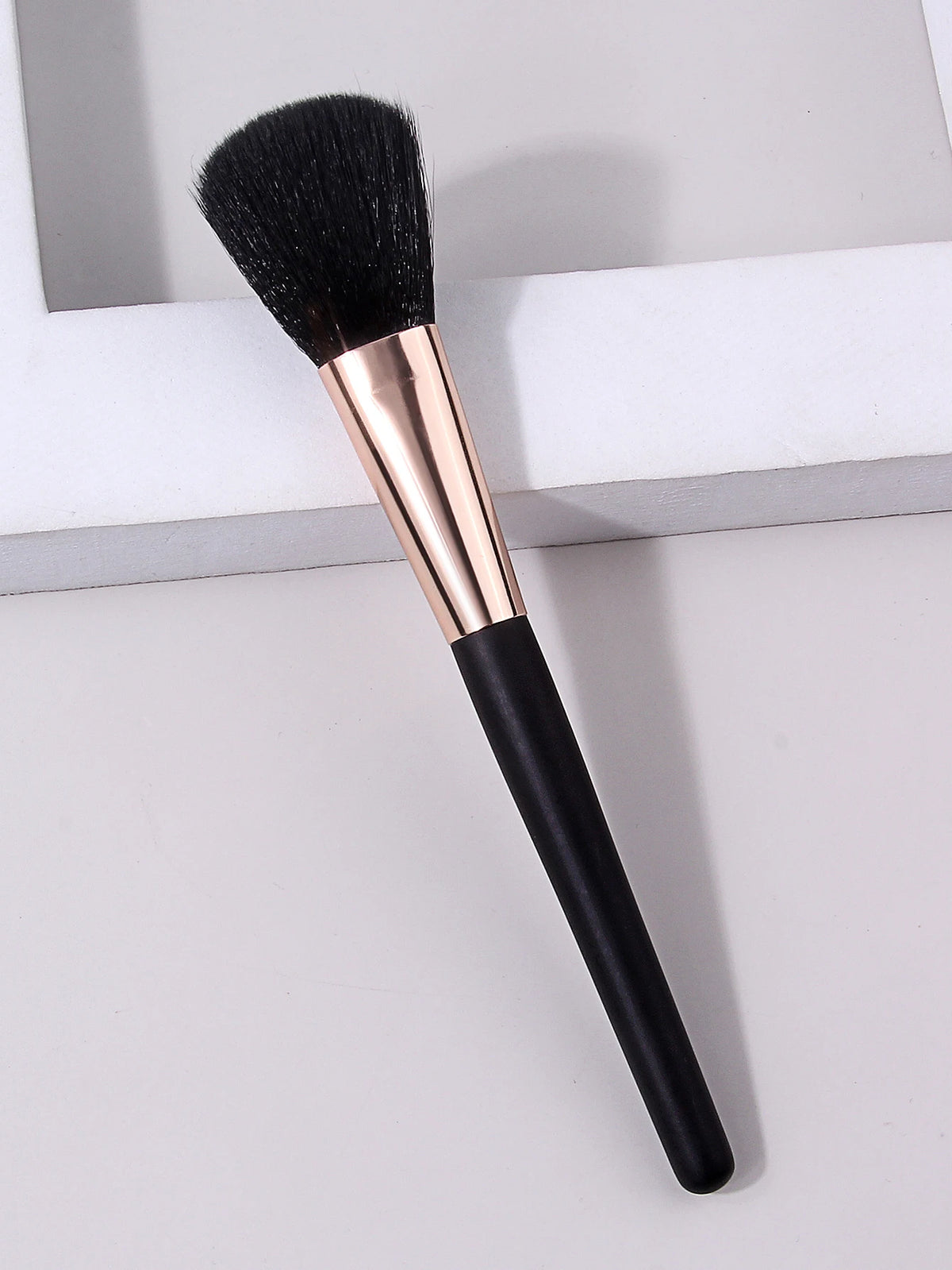 Round Head Makeup Brush – Contour, Blush & Highlight