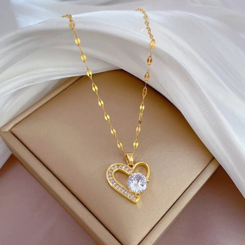 Women's Heart Pendant Necklace – Gold Stainless Steel Choker Pendant Necklace Nixie
